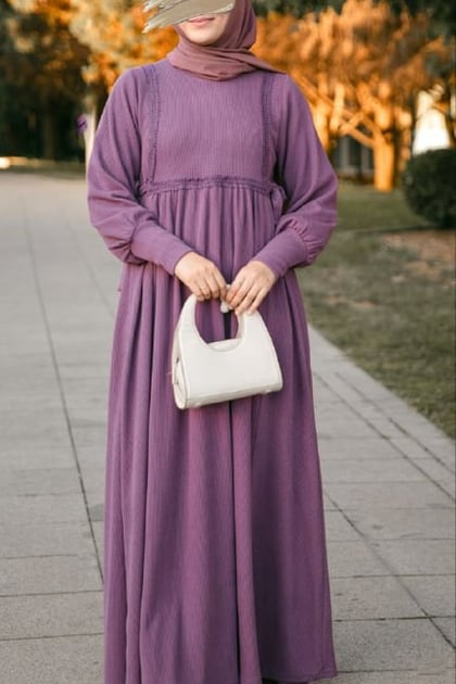 Yandan Bağlamalı Dantelli Örme Elbise