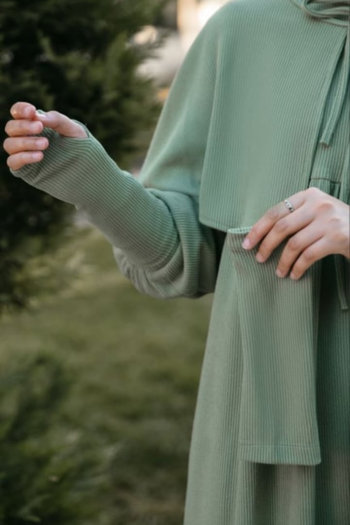 Pelerinli Örme Elbise