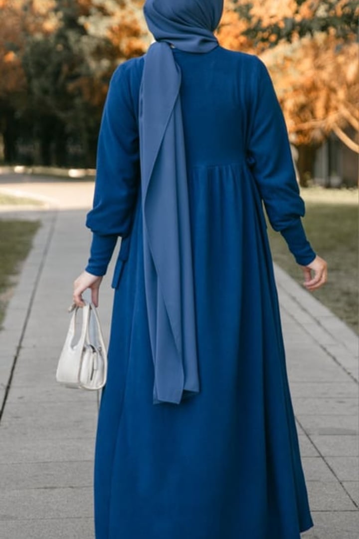 Yandan Bağlamalı Dantelli Örme Elbise