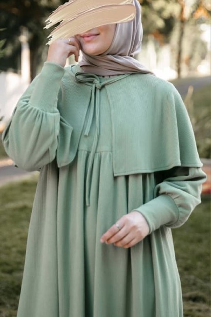 Pelerinli Örme Elbise