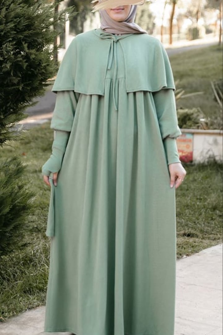 Pelerinli Örme Elbise