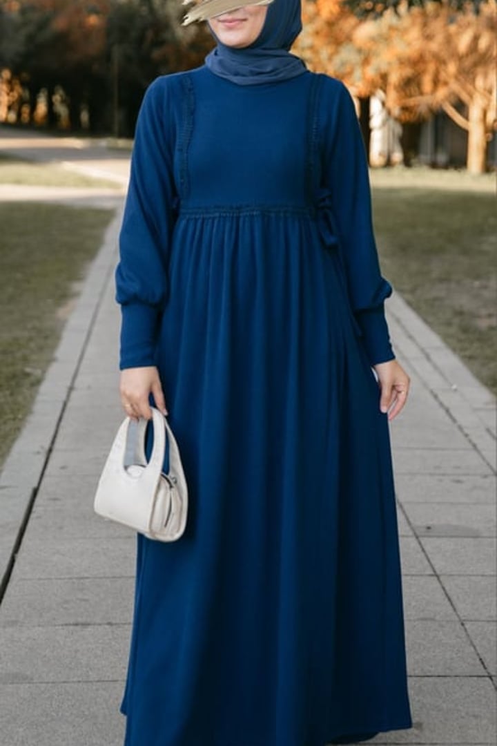 Yandan Bağlamalı Dantelli Örme Elbise