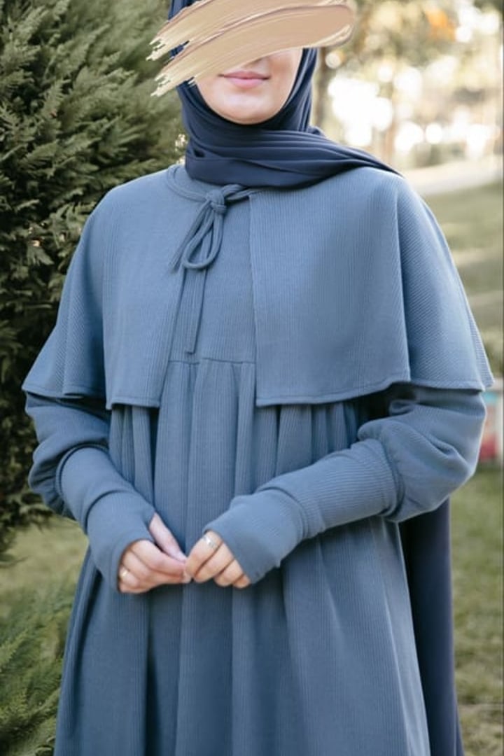 Pelerinli Örme Elbise