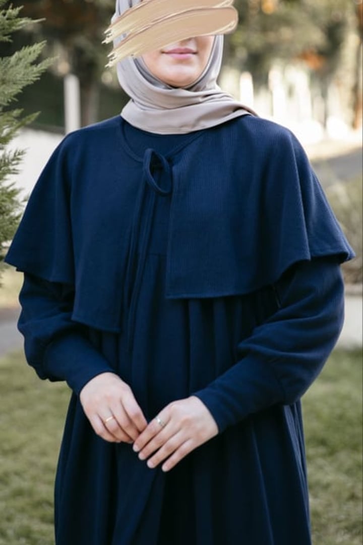 Pelerinli Örme Elbise