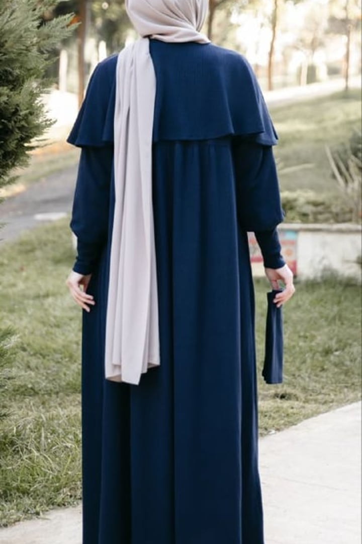 Pelerinli Örme Elbise